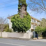 Ground Floor One Bedroom Apartment In South Yarra