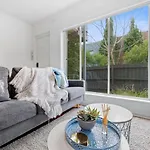 Ground Floor One Bedroom Apartment In South Yarra