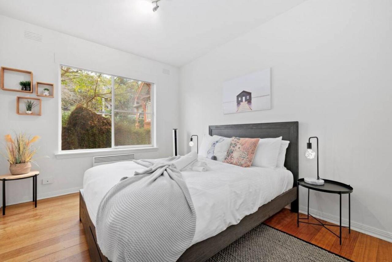Ground Floor One Bedroom In South Yarra *