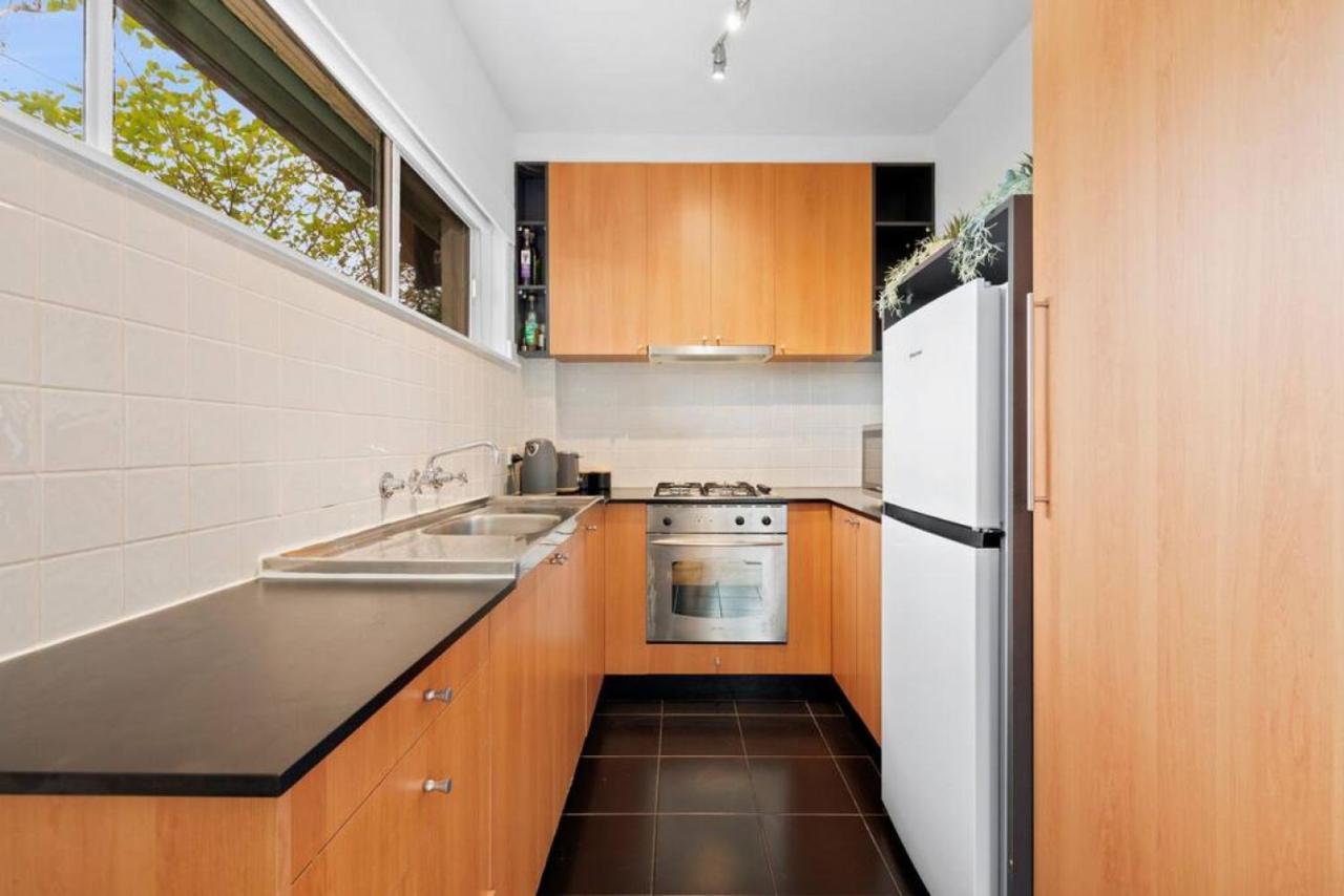 Apartment Ground Floor One Bedroom In South Yarra Melbourne